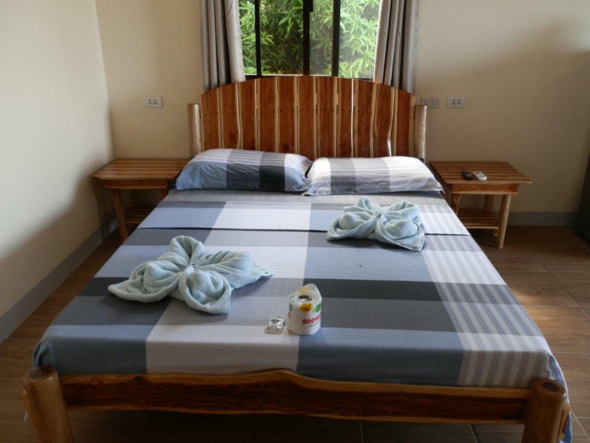 The Blue Pagong Aparthotel ปูแอร์โตกาเลรา ภายนอก รูปภาพ